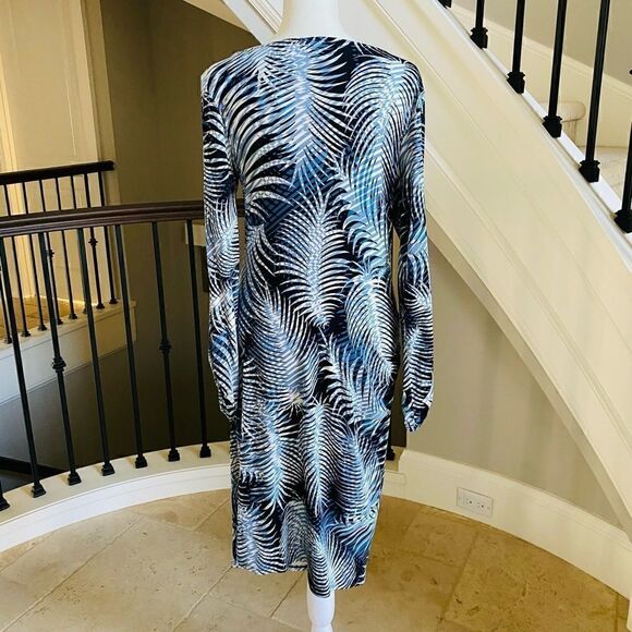 lily Blue Palm Print 3/4 Length Dress - Picture 6 of 16